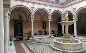 Foresteria Palazzo Guazzoni Zaccaria